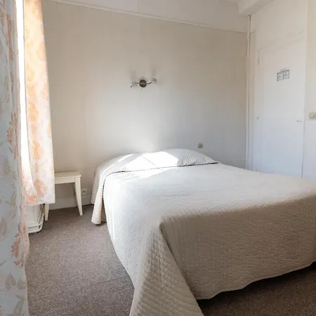 Le Relais Saint Michel 2*