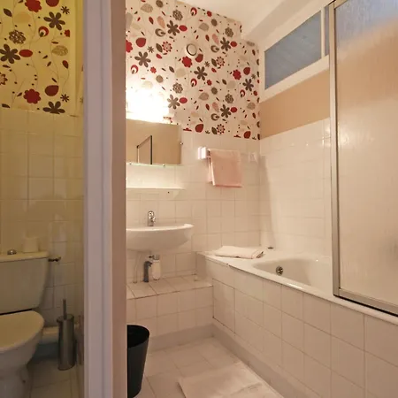 Le Relais Saint Michel Bed and Breakfast